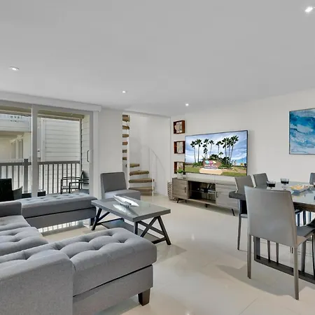 Seconds Away From The Beach And Pool! Beautiful Condo With Beachview Balconies Pet Friendly